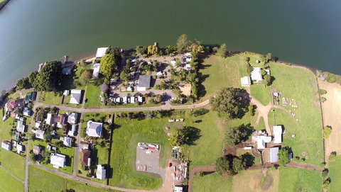 Croki Riverside Caravan Park - New Castle Holiday 0