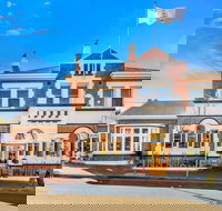 Cygnet Old Bank BB - New Castle Holiday