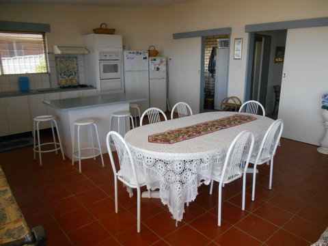 Edith's - New Castle Holiday 2