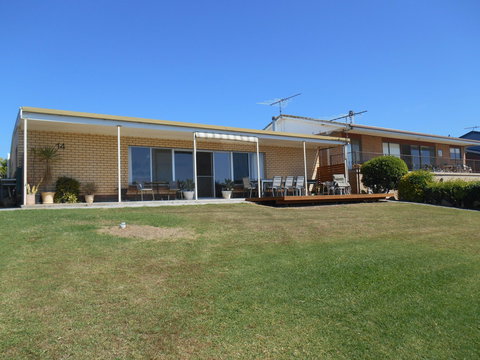 Edith's - New Castle Holiday 8