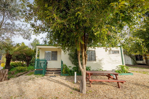 Eildon Riverside Holiday Park - New Castle Holiday 1