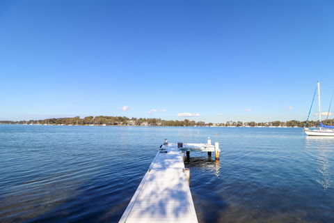 El Lago Jetty - New Castle Holiday 9