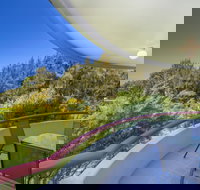 Fathoms 6 - New Castle Holiday