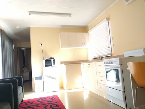 Glenwood Tourist Park And Motel - New Castle Holiday 2