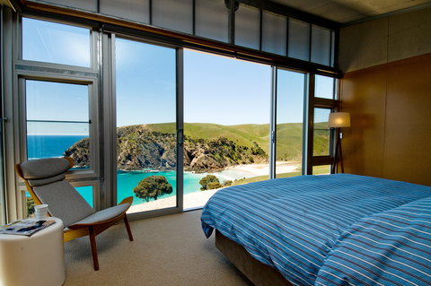 Headland On Kangaroo Beach - New Castle Holiday 1