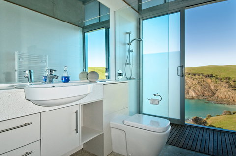 Headland On Kangaroo Beach - New Castle Holiday 3