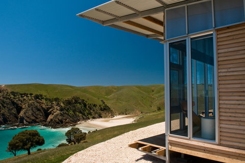 Headland On Kangaroo Beach - New Castle Holiday 4