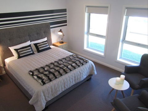 Hillberry House Bed And Breakfast - New Castle Holiday 3