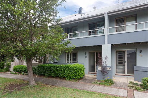 Honeysuckle Townhouses - New Castle Holiday 0