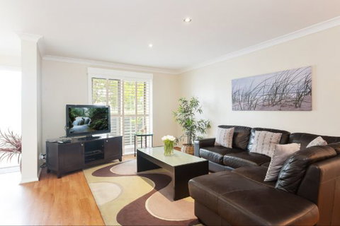 Honeysuckle Townhouses - New Castle Holiday 1