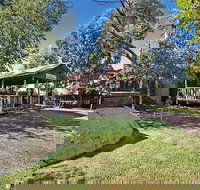 Boorowa Hotel - New Castle Holiday