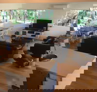 Kangaroo Hollow Preston Beach - New Castle Holiday