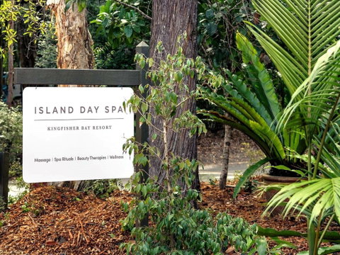 Kingfisher Bay Resort - New Castle Holiday 8