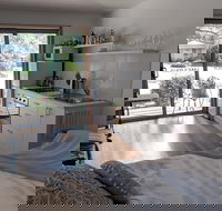 Lake's Folly Studio - New Castle Holiday