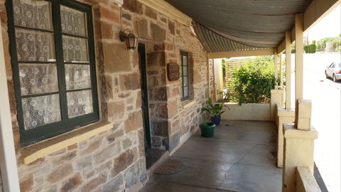 Lavender Cottage Bed And Breakfast Accommodation - New Castle Holiday 0