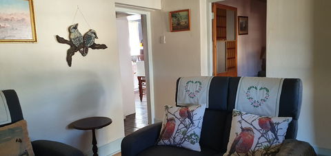 Lavender Cottage Bed And Breakfast Accommodation - New Castle Holiday 3