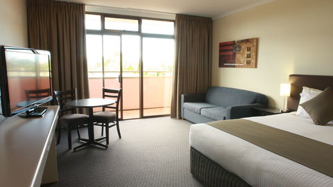 Adelaide Meridien Hotel & Apartments - New Castle Holiday 0