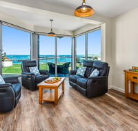 Bonnies of Beachport - New Castle Holiday