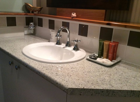 Maleny Country Cottages - New Castle Holiday 7