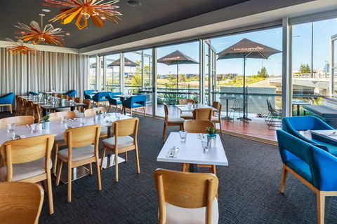 Mercure Sunshine Coast Kawana Waters - New Castle Holiday 7