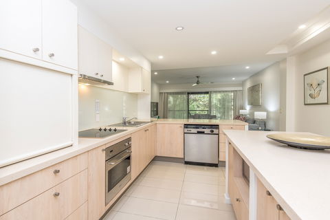 Noosa Springs Golf And Spa Resort - New Castle Holiday 1