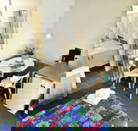 Northside Hotel - New Castle Holiday