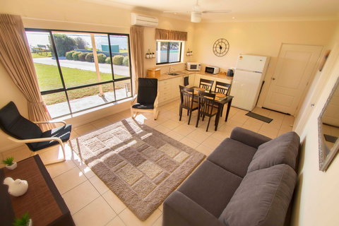 Pelican Perch Retreat - New Castle Holiday 3