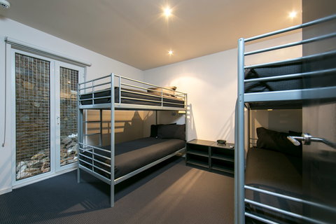 Ropers Alpine Apartments - New Castle Holiday 7