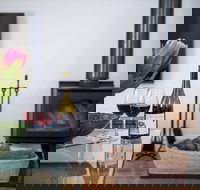 Rowlee Vineyard Villa - New Castle Holiday