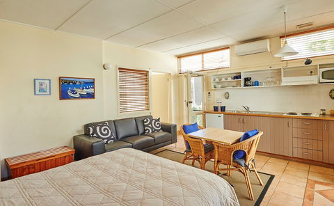 Seahaven Village - New Castle Holiday 3