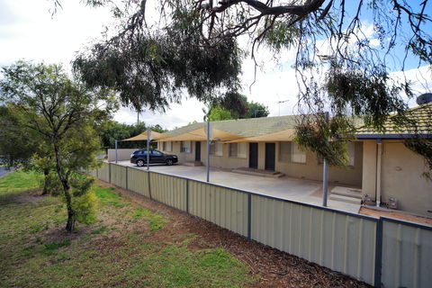 Shamore Apartments - Walnut Ave Mildura - New Castle Holiday 0