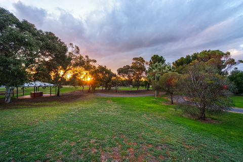Shamore Apartments - Walnut Ave Mildura - New Castle Holiday 1
