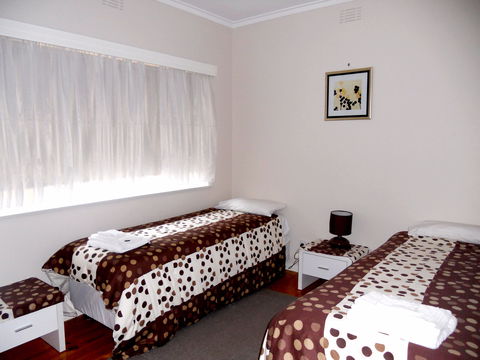 Shamore Apartments - Walnut Ave Mildura - New Castle Holiday 5