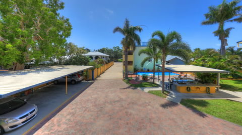 Sky View Units - New Castle Holiday 4