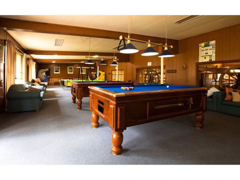 Snowy Mountains Resort - New Castle Holiday 2