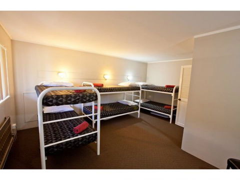 Snowy Mountains Resort - New Castle Holiday 5