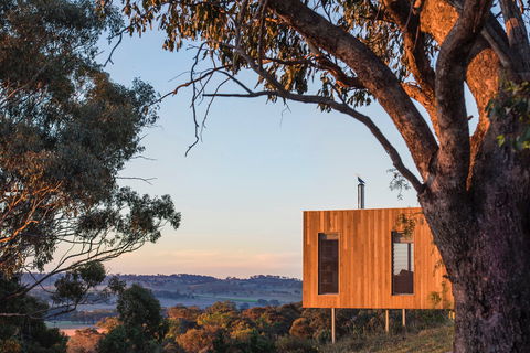 Strikes Mudgee - New Castle Holiday 1