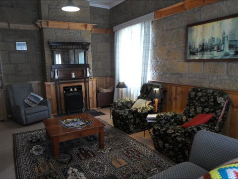 The Heritage Post Office - New Castle Holiday 1