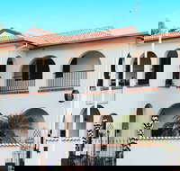 The Med Crescent Head - New Castle Holiday