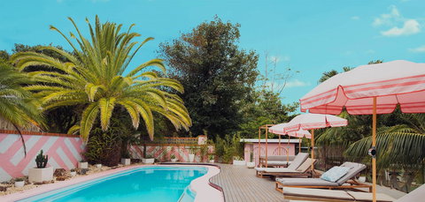 The Med Crescent Head - New Castle Holiday 1