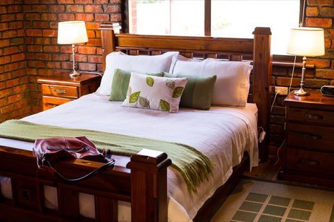 The Creek Cottage - New Castle Holiday 1