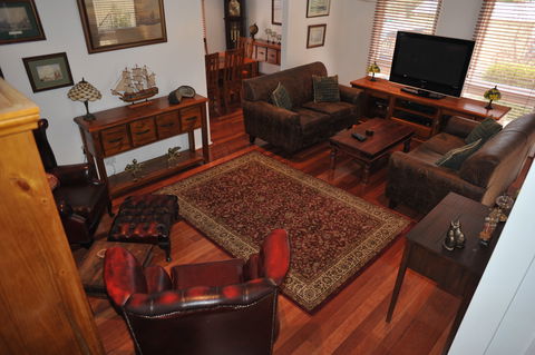 The Pommy Tree Bed And Breakfast - New Castle Holiday 0