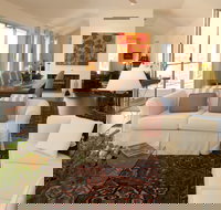 Thorn Park by the Vines - New Castle Holiday