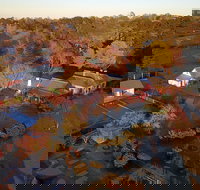 Vine Lodge Heritage Getaway - New Castle Holiday