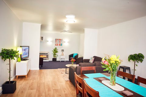 Wattle Grove Motel And Villa - New Castle Holiday 6