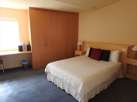 Waves Luxury Suites - New Castle Holiday 1