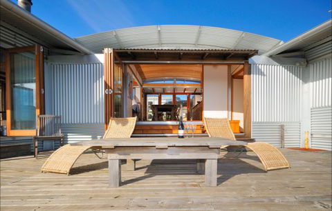 West End Beach House - New Castle Holiday 0