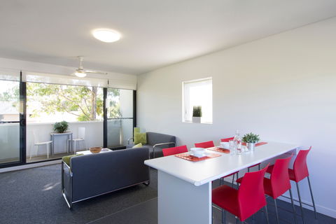 Western Sydney University Village Campbelltown - New Castle Holiday 1