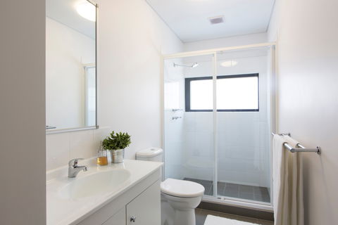 Western Sydney University Village Campbelltown - New Castle Holiday 3