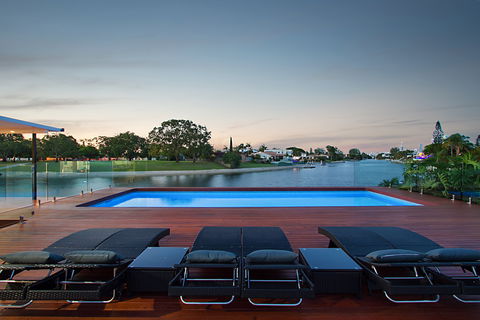 Whitehaven At Broadbeach - Vogue Holiday Homes - New Castle Holiday 0